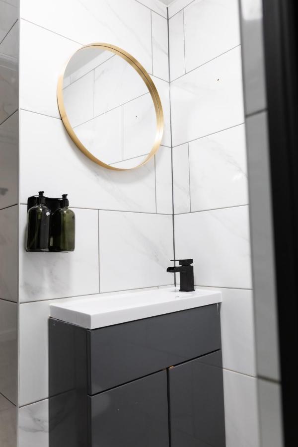 Chic Urban 2 Bedroom Apartments Cardiff Dış mekan fotoğraf