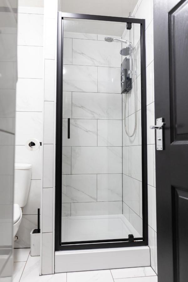 Chic Urban 2 Bedroom Apartments Cardiff Dış mekan fotoğraf