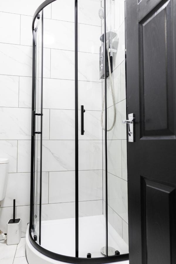 Chic Urban 2 Bedroom Apartments Cardiff Dış mekan fotoğraf