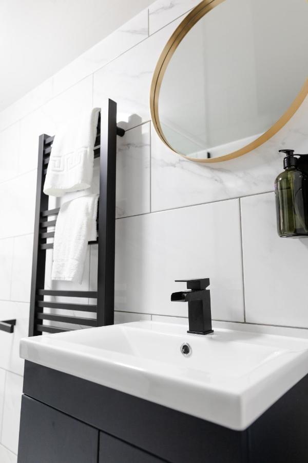 Chic Urban 2 Bedroom Apartments Cardiff Dış mekan fotoğraf